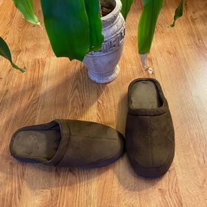 Stafford brown memory foam slippers - size XL 11-12.
